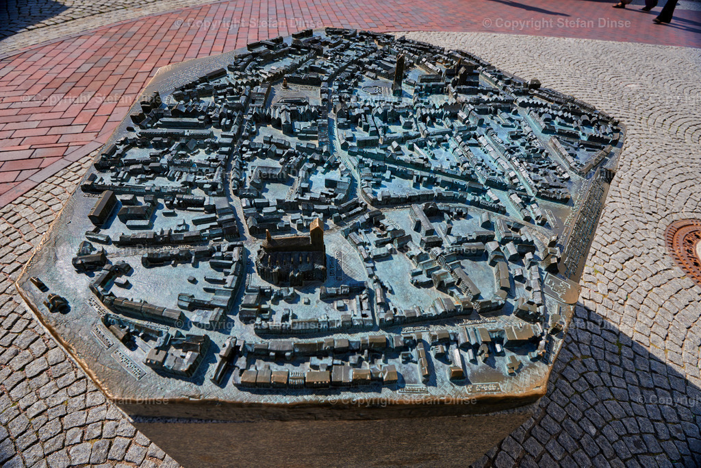 _DSC2516 | Findlinge im Eis, Zeesenboote bei der Traditionsregatta, eine Seebrücke im Sonnenaufgang - mit den Bildern aus dieser Galerie erhalten Sie wunderschöne Aufnahmen über das ganze Jahr. Ein tolles Produkt zum Verschenken, Werben oder zum Träumen vom nächsten - Realisiert mit Pictrs.com