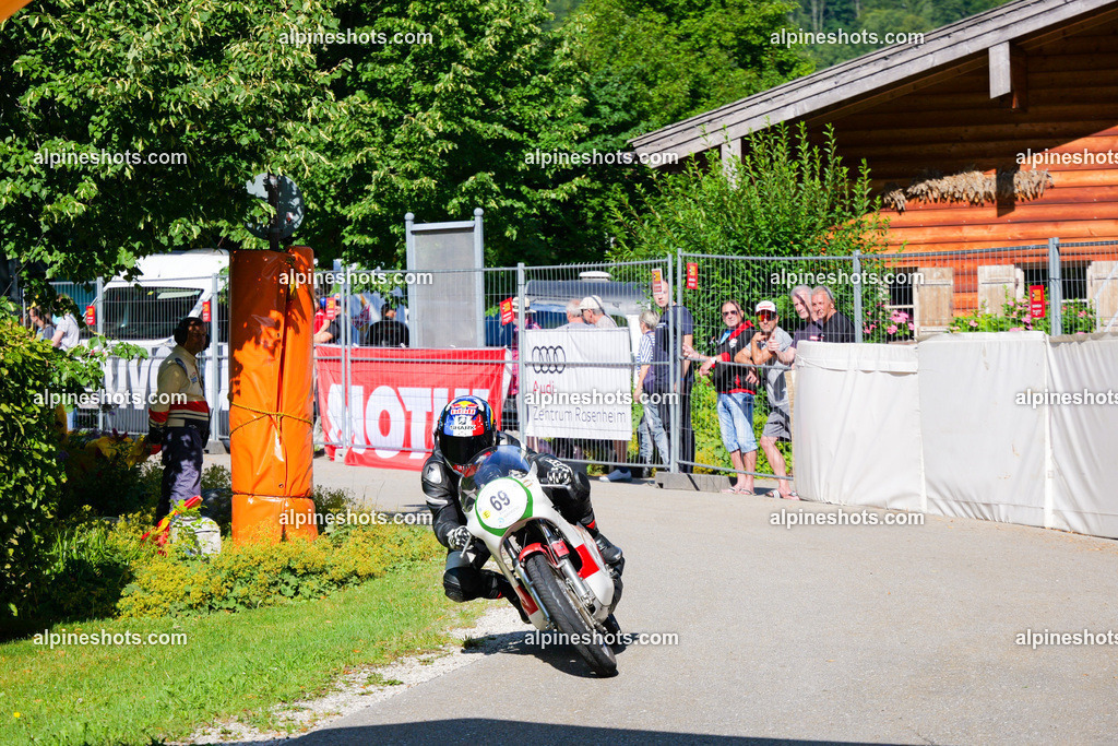 P1025736 | Erleben Sie atemberaubende, hochqualitative Fotos Ihrer Fahrt entlang der malerischen Alpenstraßen. Besuchen Sie alpineshots.com, um professionelle Aufnahmen Ihrer unvergesslichen Reise zu finden und zu kaufen - Realisiert mit Pictrs.com