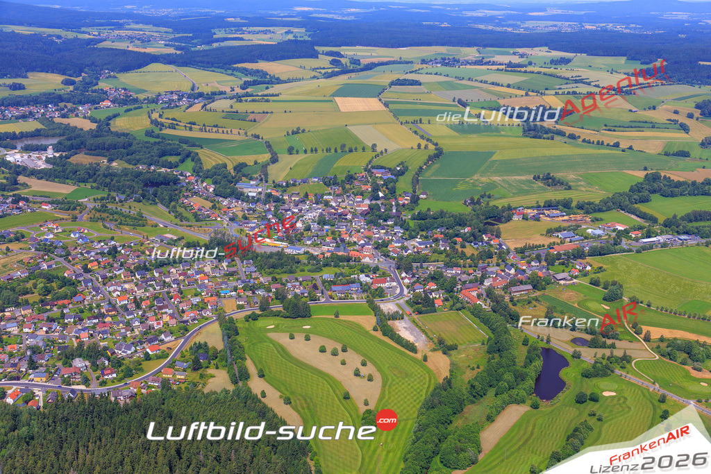 Die Luftaufnahme der Stadt Tröstau wurde vom UL-Flugzeug heraus erstellt ( keine Drohne )- hohe Auflösung für beste Qualität