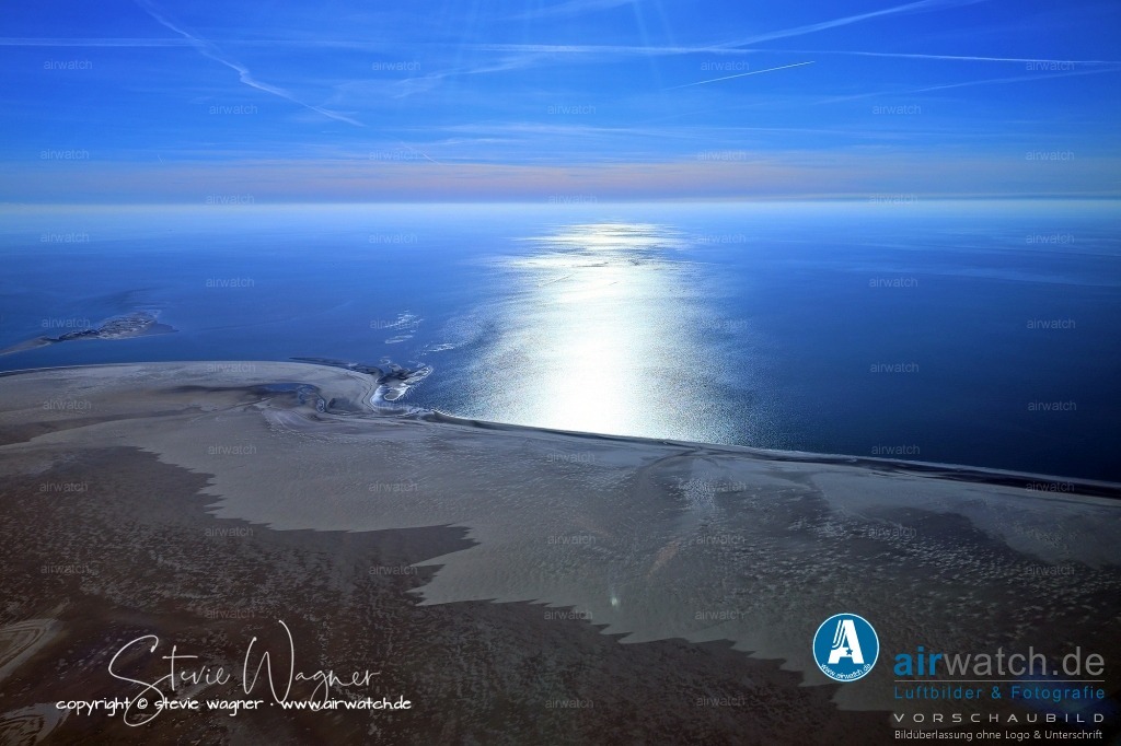 Luftbilder Sandbänke Norderoogsand, Japsand, Süderoogsand | Süderoogsand ist eine große, nicht bewohnte Sandbank im nordfriesischen Wattenmeer südwestlich der Insel Pellworm, die Teil des Nationalparks Schleswig-Holsteinisches Wattenmeer ist und als wichtiger Lebensraum für Vögel und Seehunde dient.