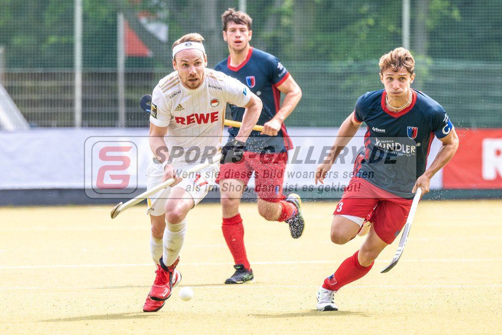 SFE_20230521_0055 | 1. Bundesliga Hockey Viertelfinale 3 Herren Rot-Weiss Köln - Berliner HC am 21.05.2023 in Köln (KTHC Stadion Rot-Weiss Köln Tennis and Hockey Club), Photo: Stephan Fehrmann 2023 (Sports-Gallery),Christopher Rühr ( Rot-Weiss Köln #17 ) ,Paul Dösch ( Bremer HC #3 )