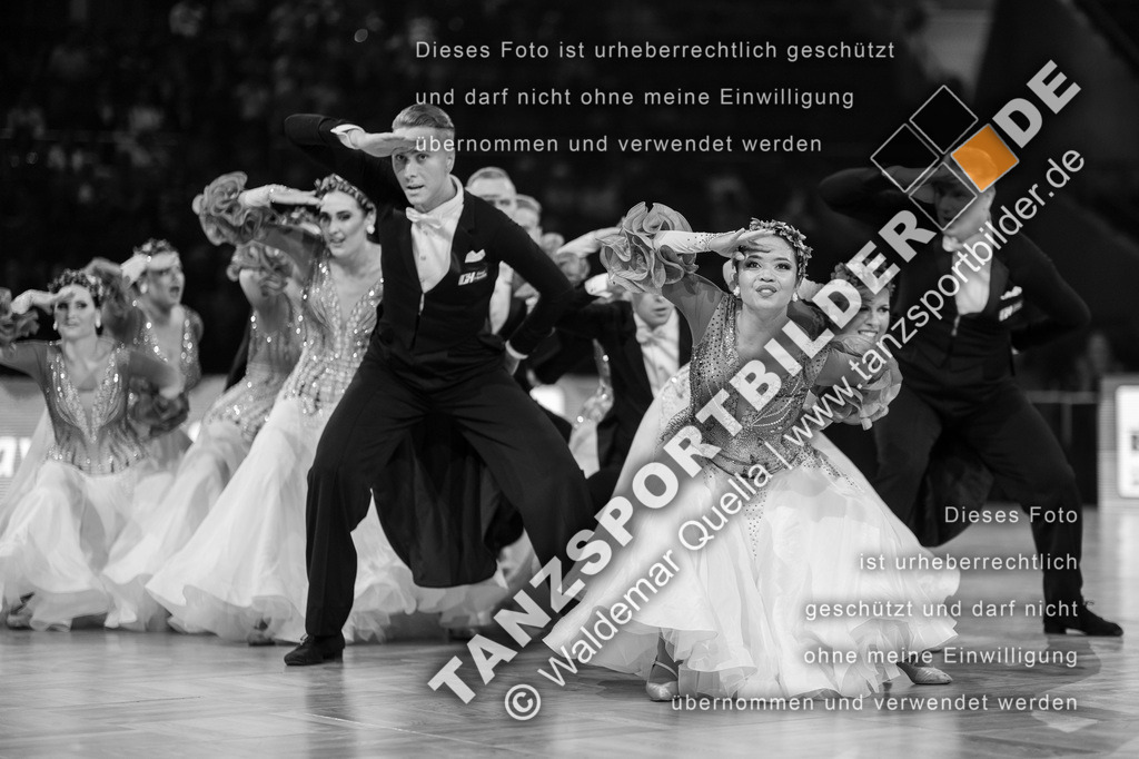 20251206-03161 | Hier finden Sie Tanz Bilder vom Latein und Standard Formationen tanzen. Sportbilder vom Tanzsport. Schöne Fotos und von Weltmeisterschaft, Europameisterschaft, Bundesliga, Regionalliga, Oberliga und Landesliga sowie von GOC Stuttgart, DanceComp, WM Bremen