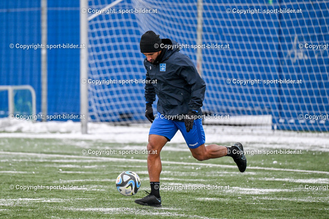 AUT, FC Blau Weiss Linz Trainingsstart Fruehjahr 2023-24 | 08.01.2024, Linz, AUT, FC Blau Weiss Linz Trainingsstart Fruehjahr 2023-24, im Bild Ronivaldo Bernardo Sales (Blau Weiss Linz)