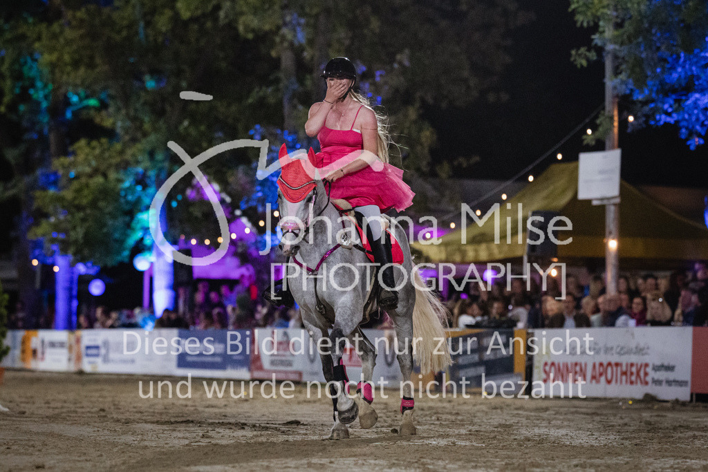 230827_Delbrueck_Kostuem-845 | Deine schönsten Turniermomente als professionelle Fotos! Entdecke hochwertige Pferdesport-Fotografie im Online-Shop. Jetzt Fotos finden & bestellen!