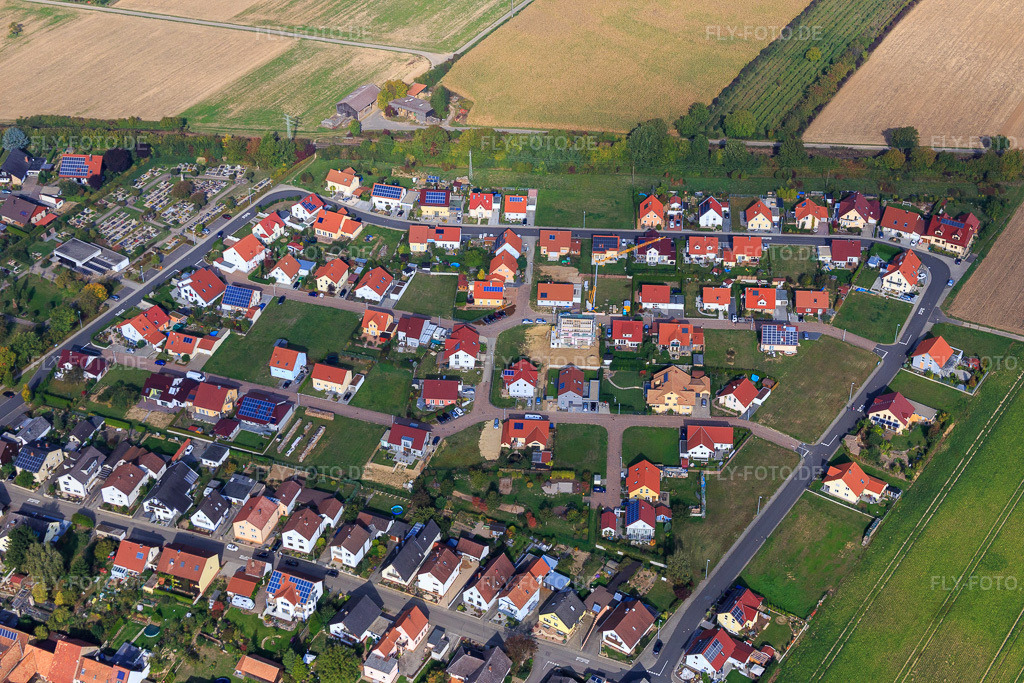 Luftbild: Neubaugebiet Im Unterfeld im Ortsteil Schaidt in Wörth im Bundesland Rheinland-Pfalz in Deutschland. Foto: IMG_084531.jpg vom 03.10.2015 durch Werner Riehm/FLY-FOTO.de