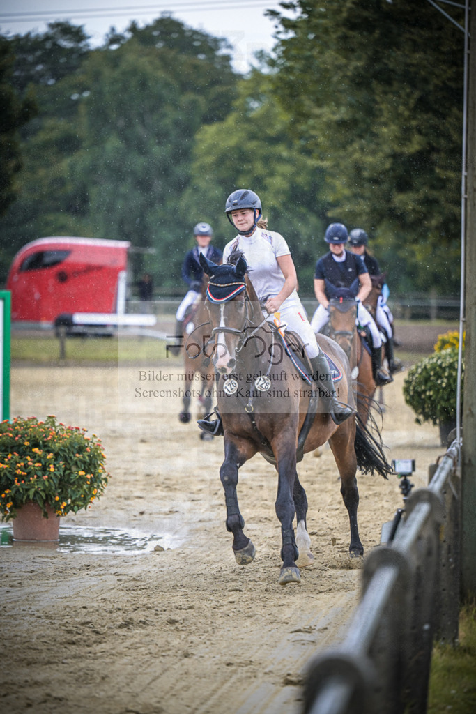 DOS_8298 | Entdecke hochwertige Reitturnierfotos von Foto Oger. Professionell, emotional und authentisch – jetzt Lieblingsmomente im Shop bestellen.Deutschlandweite Turnierfotografie. - Realisiert mit Pictrs.com