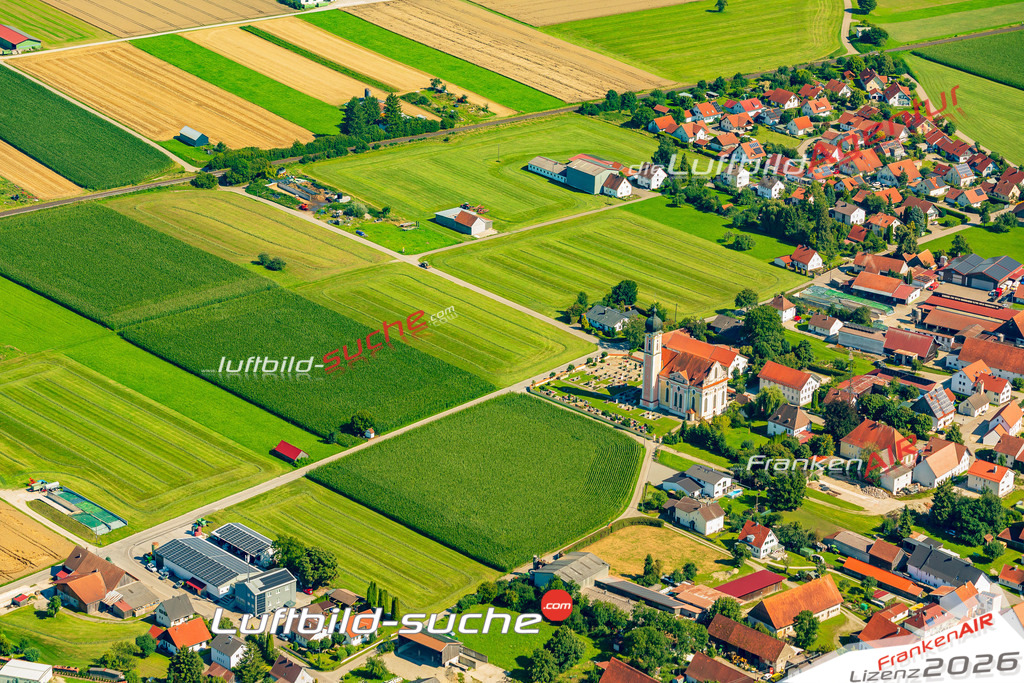 Luftaufnahme der Stadt Pleß - Die Luftaufnahme wurde 2025 vom UL-Flugzeug heraus erstellt ( keine Drohne ) - Hochauflösende Luftaufnahme - für professionelle Ausdrucke geeignet. Die Geschenkidee !Mit Lizenz und Bildrechte bestellbar