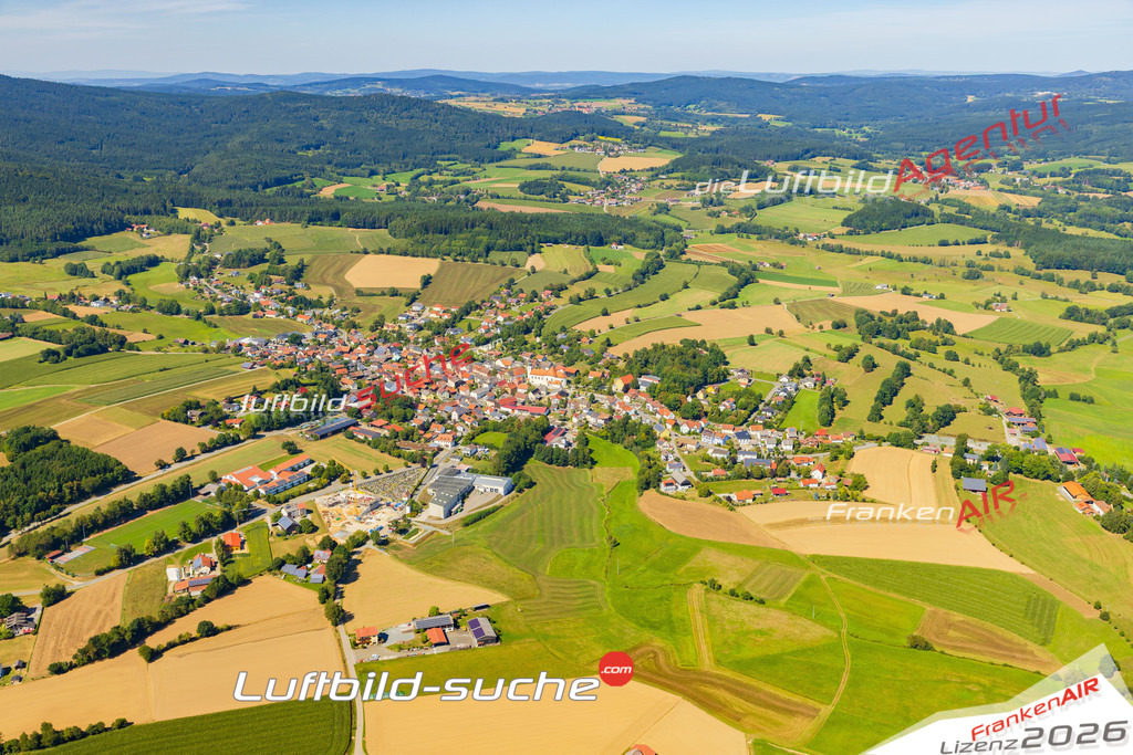 Luftaufnahme von  Tiefenbach - Die Luftaufnahme wurde 2025 vom UL-Flugzeug heraus erstellt ( keine Drohne ) - Hochauflösende Luftaufnahme - für professionelle Ausdrucke geeignet. Die Geschenkidee !Mit Lizenz und Bildrechte bestellbar