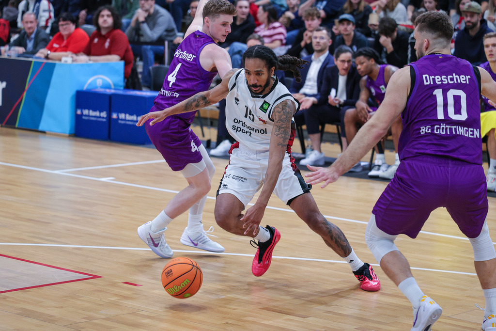 Pro A BAYER GIANTS vs BG Göttingen-38 | Fotos von Basketballspielen aus dem Raum NRW fotografiert von Gero Mueller-Laschet und Daniel Schaefer - Realisiert mit Pictrs.com