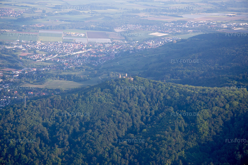 Luftbild: Schloß Auerbach im Ortsteil Auerbach in Bensheim im Bundesland Hessen in Deutschland. Foto: IMG_088688.jpg vom 20.05.2016 durch Werner Riehm/FLY-FOTO.de