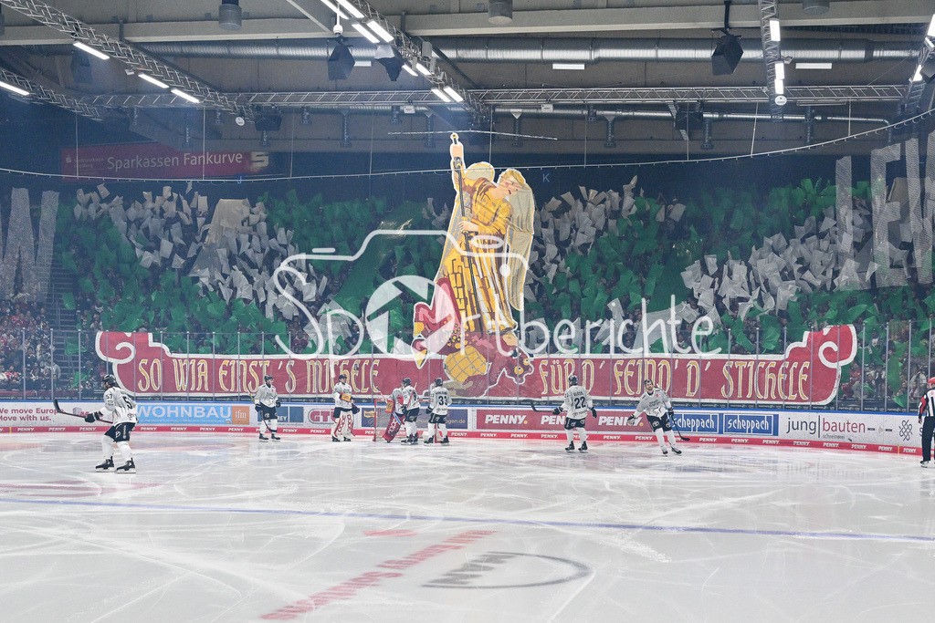 Augsburger Panther - Kölner Haie | Die Fans der Augsburger Panther haben eine Choreo vorbereitet / Ultras / Fans / Zuschauer / Symbolbild / Choreographie / DEL: Augsburger Panther - Kölner Haie, Curt Frenzel Stadion am 29.09.2024