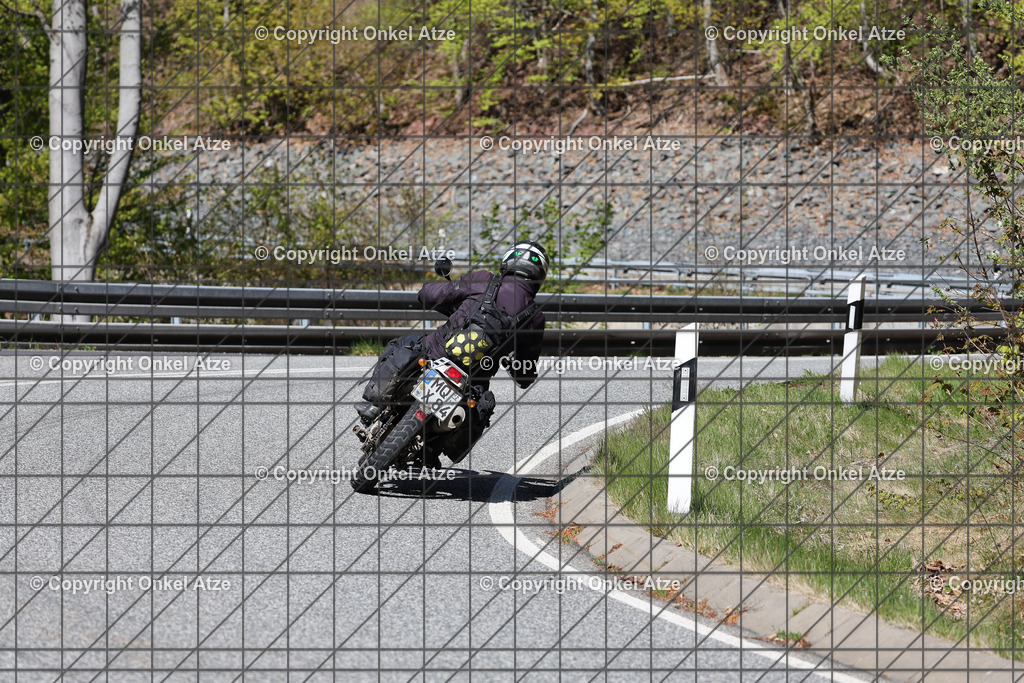IMG_7515 | Fotograf am Kyffhäuser. Onkel Atze. Kyffhäuser Rennstrecke. Café36. Motorsportfotografie. - Realisiert mit Pictrs.com