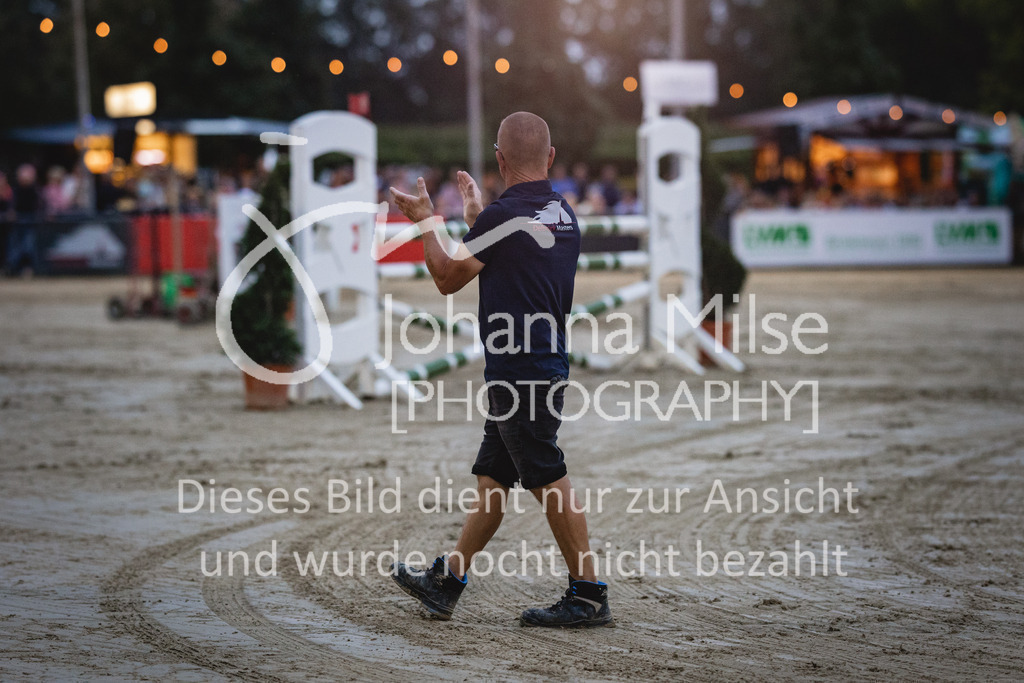 230826_Delbrueck_Barriere-107 | Deine schönsten Turniermomente als professionelle Fotos! Entdecke hochwertige Pferdesport-Fotografie im Online-Shop. Jetzt Fotos finden & bestellen!