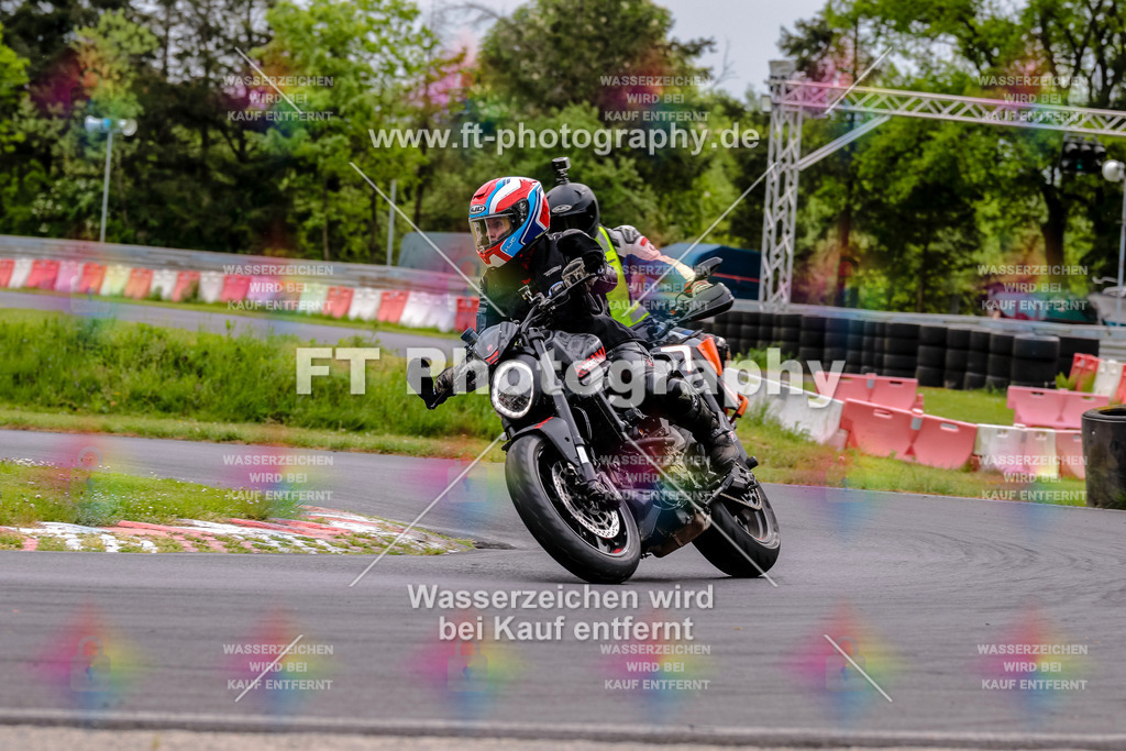 MotoTeamVBK-20628 | Hier findet Ihr Bilder von Touristenfahrten auf der Nürburgring Nordschleife oder von anderen Veranstaltungen die ich besucht habe. Viel Spass beim Durch Schauen 