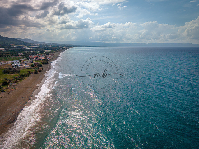 Küstenlinie und Meer bei Polis und Agia Marina auf Zypern aus der Luft am Tag | Küstenlinie und Meer bei Polis und Agia Marina auf Zypern aus der Luft am Tag