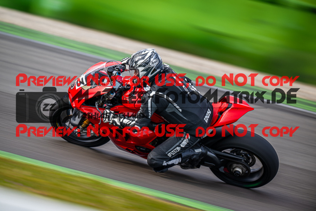 MaZZes_FotoMatrix_230410_684 | ROT