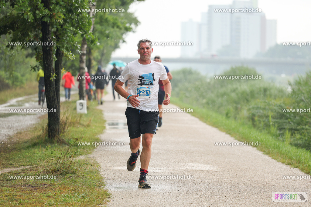 LUR_1053 | 34. M-net Erlanger Triathlon 2025 #erlangertriathlon  #mnettriathlon2025 #mnettriathlon #team #olympischedistanz #mitteldistanz #triathlon #maindonaukanal  #erlangertriathlon2025 #yourpictrs #tv1848 #tv1848erlangen  #triathlonbayern #sportinerlangen #demsportverbunden #sportshot_your_pictrs Copyright: www.sportshot.de