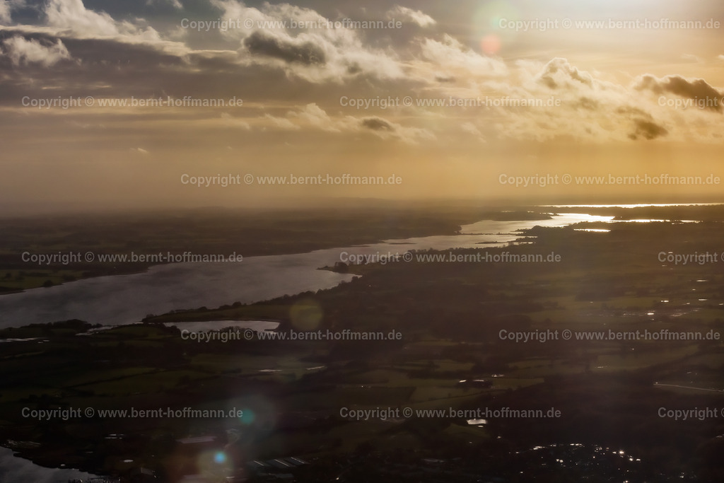 PLB_6705_Schlei-GGL_90x60 | Luftbild. Südwest -Blick auf die Schlei in der Oktobersonne bei Gegenlicht. - Realisiert mit Pictrs.com