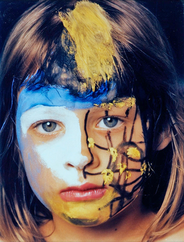 082art_Bee-Braxm_Aurica_18a | Werk aus  dem Jahr 1994   Nach einer Aktion im Ritterhausmuseum Offenburg. Kunstmaler Rainer Braxmaier und Modefotograf Wilfried Beege.