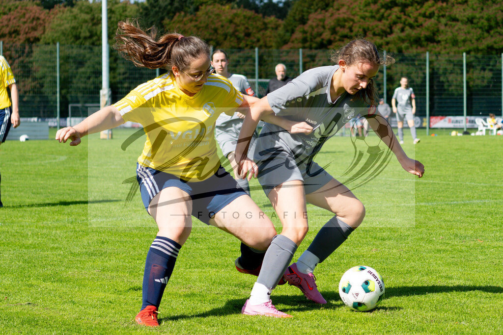 20260906_RULSVK_0836 | Fußball, Frauen:   beim Spiel der Kreisliga zwischen SG Rulle/Haste vs. SV Kettenkamp am 06.09.2026 im Stavermann-Sportpark in Rulle/Wallenhorst, Deutschland.(Foto von Nico Paetzel) - Realisiert mit Pictrs.com