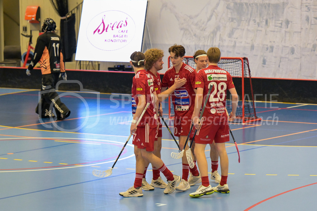 Lillan IBK vs Strängnäs IBK - 17. März 2024 | Lillan IBK vs Strängnäs IBK
Idrottshuset Örebro, Arenahallen, Örebro
First goal for Strängnäs IBK.
Bild: Sportfotografie Markus Aeschimann | www.markus-aeschimann.ch - Realisiert mit Pictrs.com