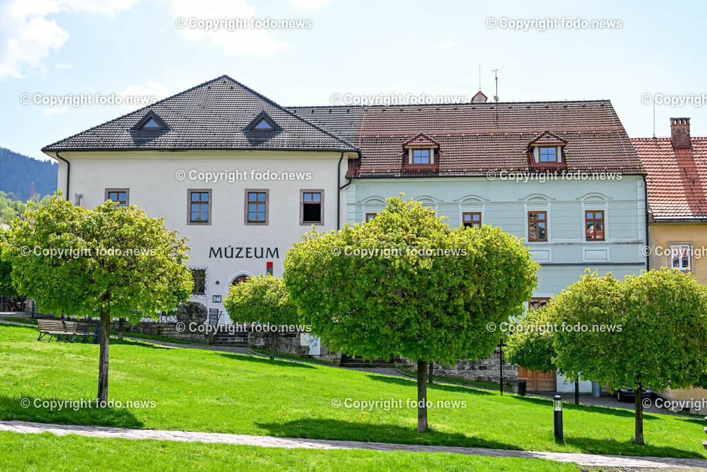 Slowakei_ Banskobystricky kraj_ Kremnica_ 23.04.2025-27 | 23.04.2025, Slowakei, SVK, Banskobystrický kraj, Kremnica, im Bild Kremnica ist eine Stadt und ehemalige Bergstadt in der Mittelslowakei, Stadtansichten, Themenbilder, Sehenswuerdigkeiten, Historische Gebauede, Muenzmuseum, Medaillenmuseum