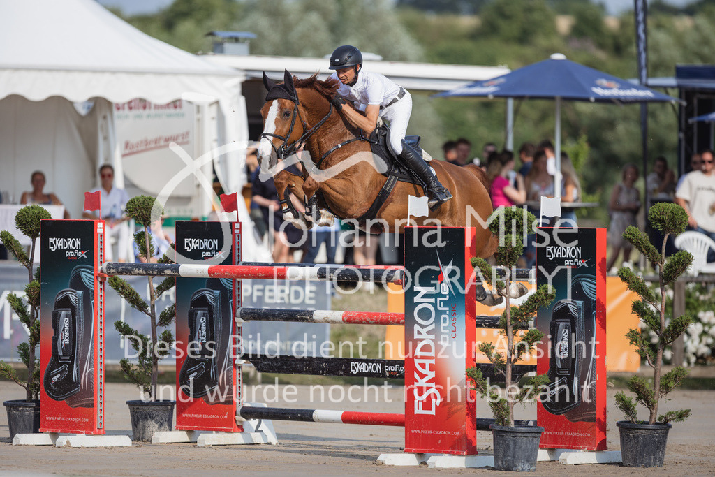 230624_PfSpTa_GroßerPreis-205 | Deine schönsten Turniermomente als professionelle Fotos! Entdecke hochwertige Pferdesport-Fotografie im Online-Shop. Jetzt Fotos finden & bestellen!