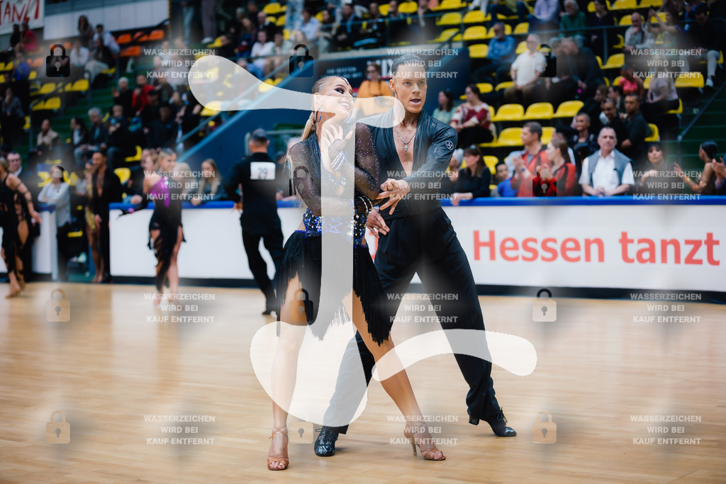 Hessen Tanzt WDSF International Open Latin 7th (74) Augustinas Trinkus _ Beatrice Rupslaukyte (Lithuania)-2025-05-18-4999 | Webshop for digital downloads and prints of dance sport, event & show photographer Julian Link - Realisiert mit Pictrs.com