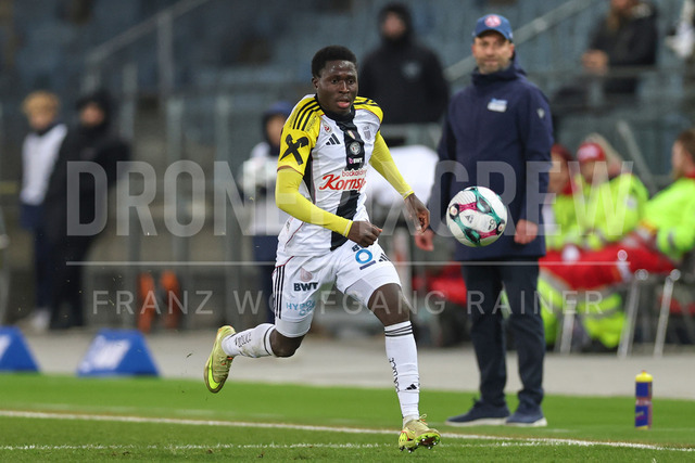 Austrian Bundesliga: Grazer AK 1902 vs LASK | GRAZ, AUSTRIA, 13.DEC.25 - SOCCER - ADMIRAL Bundesliga, Grazer AK 1902 vs LASK. The image shows Emmanuel Michael (Lask).