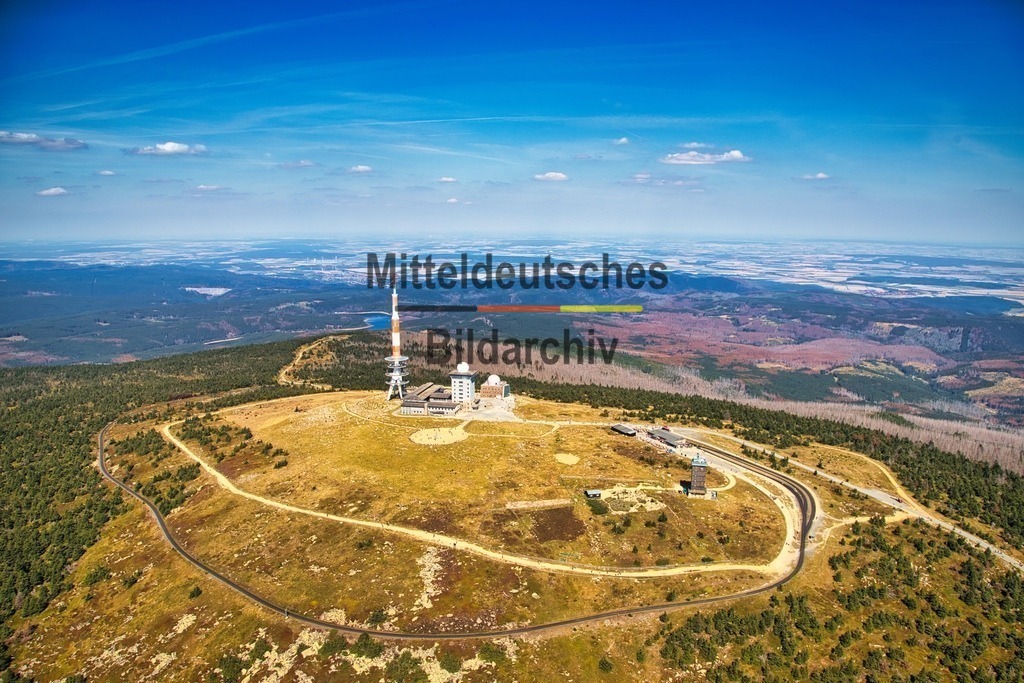Brockengipfel_Harz_Wetterstation_Eckerntalsperre_Grünes_Band_8403 | Brockengipfel mit Wetterstation - Realisiert mit Pictrs.com