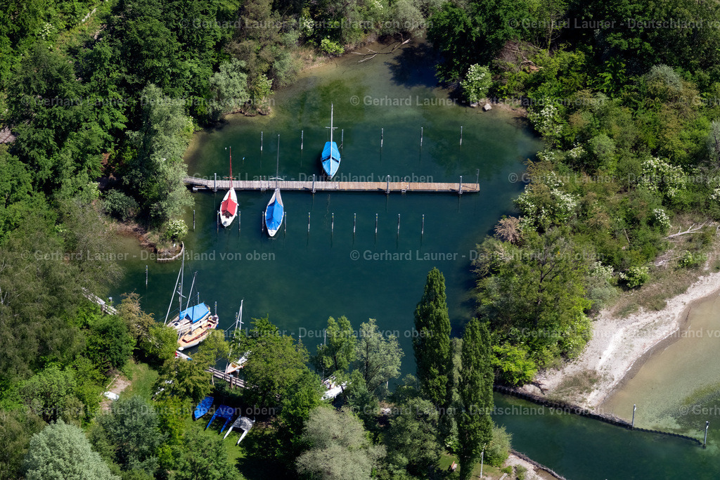 4027587 | BODMAN-LUDWIGSHAFEN 17.05.2020 Yachthafen mit Sportboot- Anlegestellen und Bootsliegeplätzen am Uferbereich in Bodman-Ludwigshafen im Bundesland Baden-Württemberg, Deutschland. Weiterführende Informationen bei: Yacht-Club Stockach e.V.. // Pleasure boat marina with docks and moorings on the shore area in Bodman-Ludwigshafen in the state Baden-Wuerttemberg, Germany. Further information at: Yacht-Club Stockach e.V.. Foto: Gerhard Launer