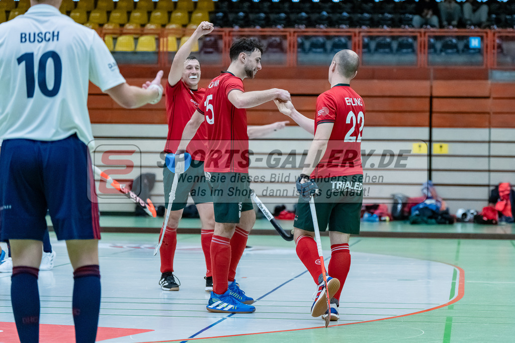 HK_20231217_107577 | 1. Bundesliga Herren Crefelder HC - Düsseldorfer HC  am 17.12.2023 Sporthalle Glockenspitz, Krefeld , Boomes Anton ( Crefelder HTC #23 ) , Bachmann Lucas Maximilian ( Crefelder HTC #15 ) , Ehling Jonathan ( Crefelder HTC #22 )