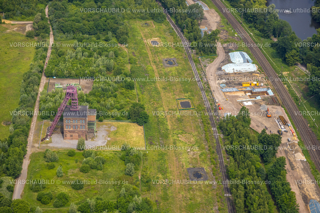 Oberhausen250516192 | Luftbild, Gelände mit historischem Zechenfördergerüst Schacht 1 Zeche Sterkrade, Baustelle, Schwarze Heide, Oberhausen, Ruhrgebiet, Nordrhein-Westfalen, Deutschland