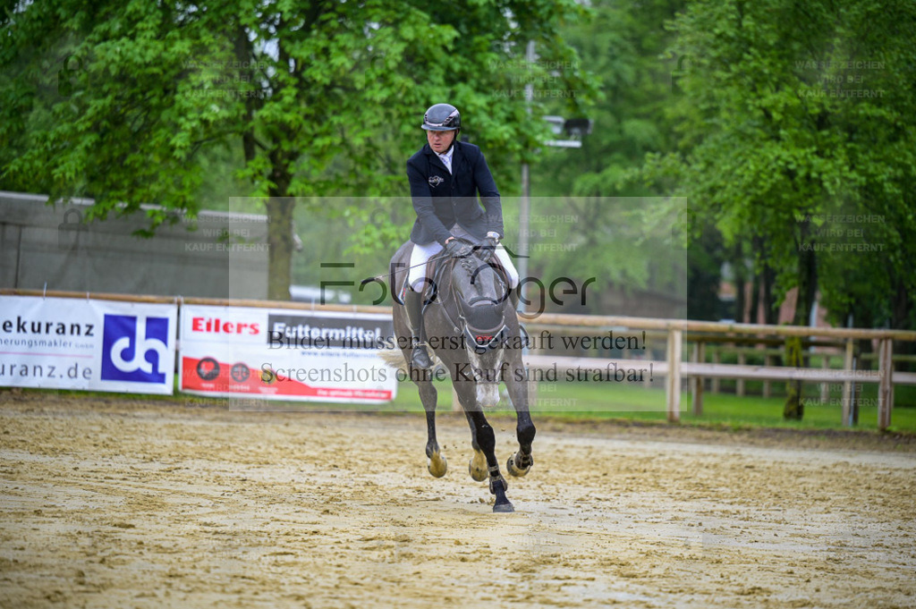 Reitturnier Lienen | Entdecke hochwertige Reitturnierfotos von Foto Oger. Professionell, emotional und authentisch – jetzt Lieblingsmomente im Shop bestellen. - Realisiert mit Pictrs.com