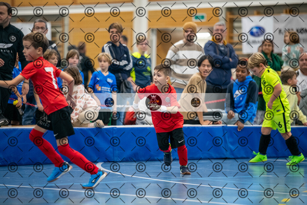 20231126_FCR_Hallenturnier_F2_015 | Sport und Naturfotografie von Roberto Esposito zeigt echte Momente Bewegung und die Schönheit der Natur. Ausdrucksstarke Bilder schaffen Emotionen.