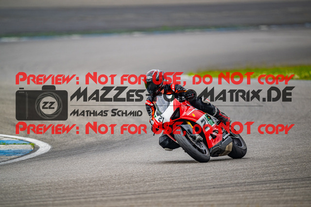 MaZZes_FotoMatrix_240702_6007705_9651 | GELB