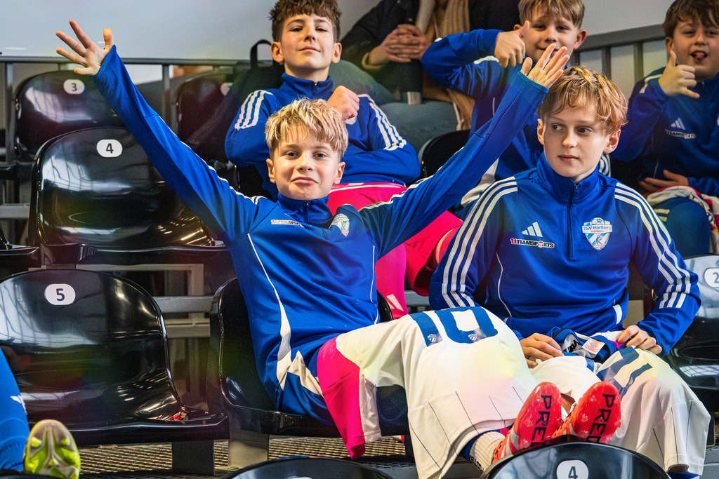 _BLR9803 | Professionelle Fußball- und Sportfotografie. Spielbilder online ansehen und kaufen – Einzelbilder oder komplette Galerien in hoher Qualität. - Realisiert mit Pictrs.com