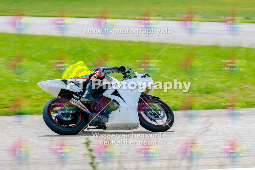 MotoTeam-9233 | Hier findet Ihr Bilder von Touristenfahrten auf der Nürburgring Nordschleife oder von anderen Veranstaltungen die ich besucht habe. Viel Spass beim Durch Schauen 