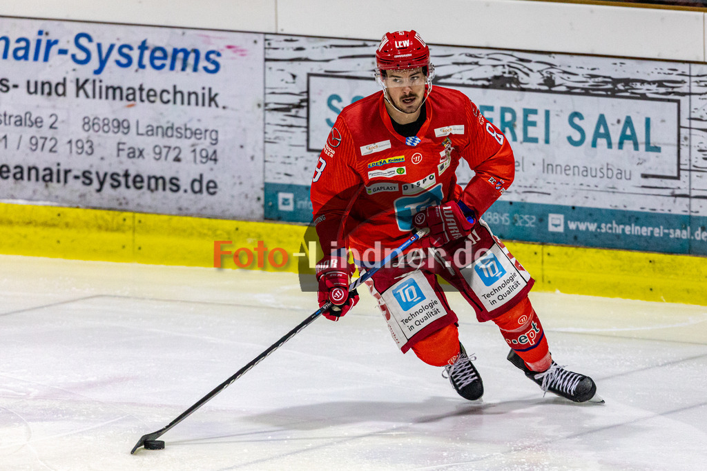 EC Peiting vs Bayreuth Tigers | Eishockey Oberliga Süd 2023/2024, EC Peiting vs Bayreuth Tigers, 20231112,
Felix BRASSARD (ECP 8) in Aktion,
2023-11-12 in Peiting (Eisstadion)
8 Felix BRASSARD (ECP 8)
Copyright: WolfgangxLindner foto-lindner.de