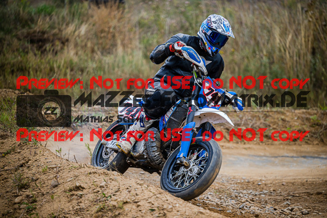 MaZZes_FotoMatrix_220813_5199 | UE40