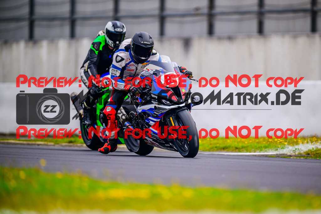 MaZZes_FotoMatrix_240831_6007705_6146 | STK1000