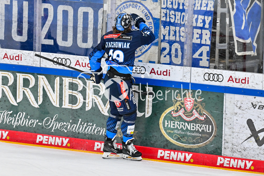 ERC Ingolstadt - Nuernberg Ice Tigers | Jubel der Hausherren nach dem Treffer zum 1-0 durch Wojciech STACHOWIAK (ERC Ingolstadt 19) / Tor / Torschuetze / Freude / Happy / DEL: ERC Ingolstadt - Nuernberg Ice Tigers, Saturn Arena am 21.03.2025
