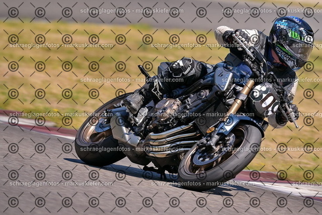 26bt05-1216 | markuskiefer.com - Realisiert mit Pictrs.com