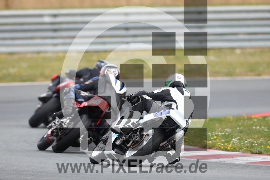 top-20250413_05414 | Schöne Erinnerungen an spannende Momente - das festzuhalten ist unser Job. PIXELrace.de ist seit 2003 auf den Rennstrecken Europas unterwegs um die Action draußen beim Fahren und die wunderbare Stimmung imm Fahrerlager für euch einzufangen.