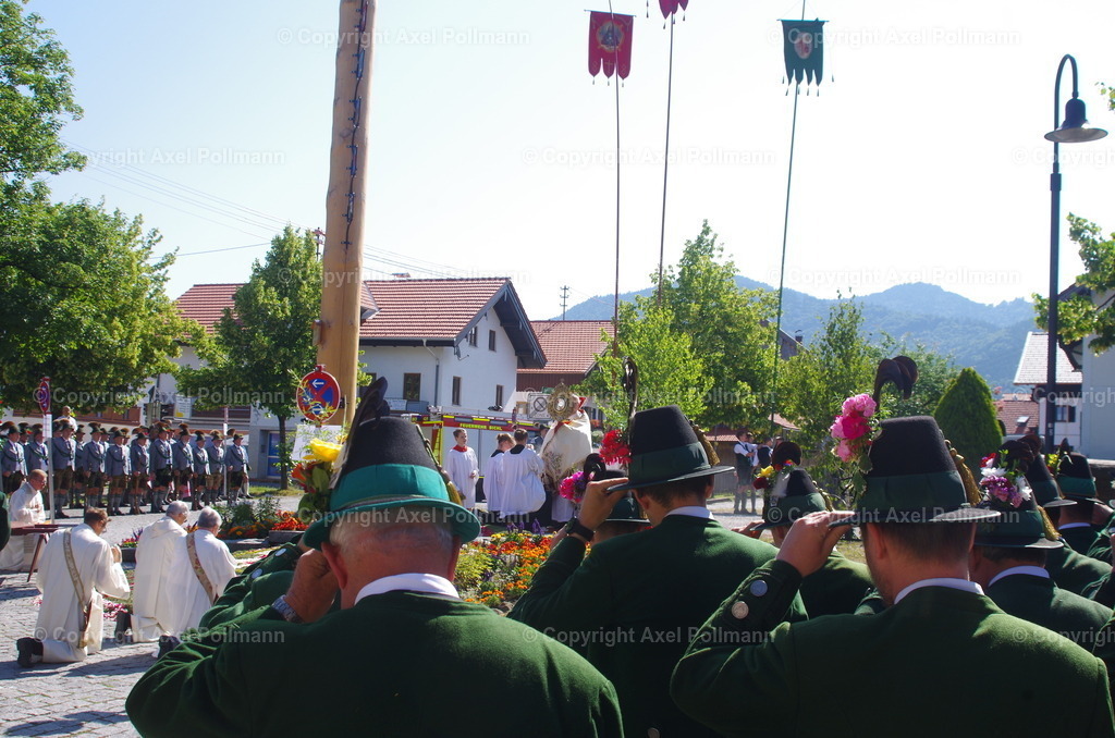 IMGP5468 | fotografiert von Axel PollmannLeonhardi Wallfahrt Benediktbeuern und Murnau, Fronleichnam, Fasching, Landschaft im Loisachtal und Benediktbeuern  - Realisiert mit Pictrs.com