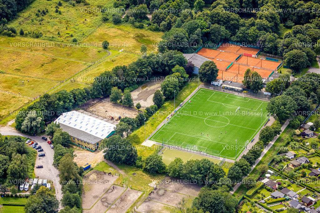 Muelheim240702889 | Luftbild, Fußballstadion Post SV Oberhausen 1931 e.V. und Tennisplätze Tennisclub Blau-Weiß Oberhausen von 1929, Reit-Club Oberhausen 1950 e.V., Dümpten, Oberhausen, Ruhrgebiet, Nordrhein-Westfalen, Deutschland