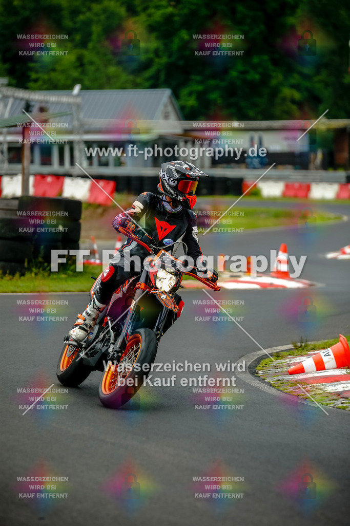 VBK-3667 | Hier findet Ihr Bilder von Touristenfahrten auf der Nürburgring Nordschleife oder von anderen Veranstaltungen die ich besucht habe. Viel Spass beim Durch Schauen 