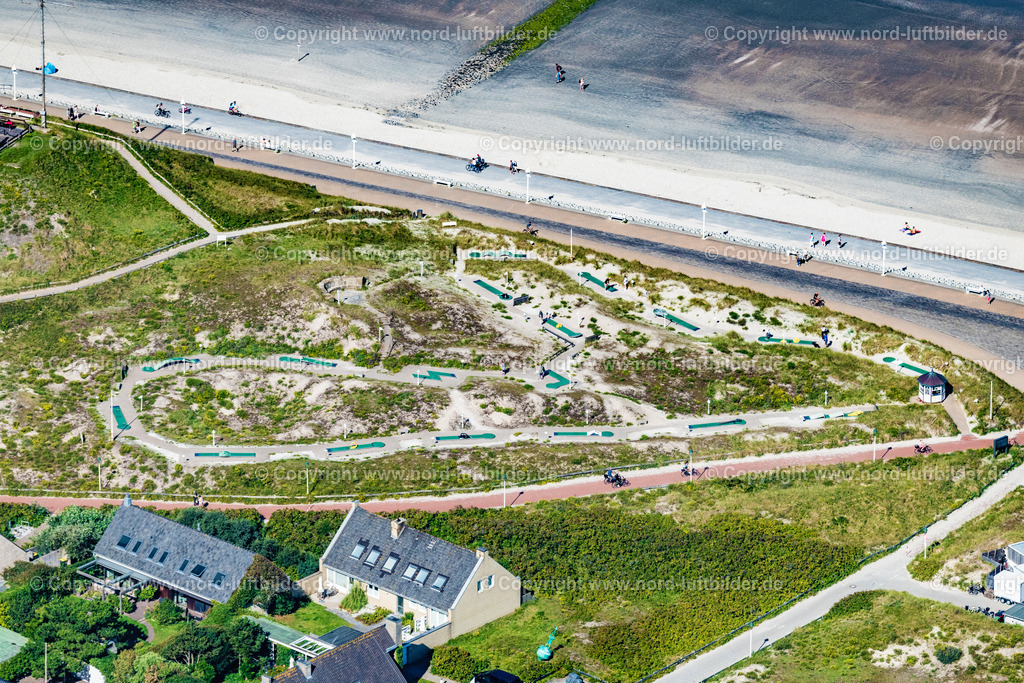 Norderney_Minigolf_Am_Januskopf_ELS_6990050923 | NORDERNEY 05.09.2023 Minigolfbahn am Nordstrand " Minigolf Januskopf " auf der Insel Norderney im Bundesland Niedersachsen, Deutschlandd. // Mini golf course on the northern beach "Minigolf Januskopf" on the island of Norderney in the state Lower Saxony, Germanyy. Foto: Martin Elsen