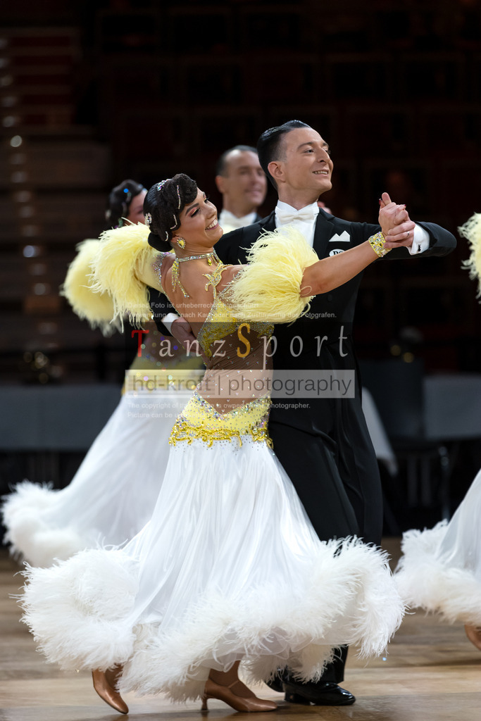 20241109_DM-Formationen_Vorrunde_3123 | Tanzsportbilder, Standardtanz, Lateintanz, WDSF, DTV, LTVB, dancecomp, goc, hessen tanzt, blaues band der spree, walzer, tango, wiener walzer, slowfox, quickstepp, samba, rumba, cha-cha-cha, paso doble. jive, hd-kroft photography, turniertanzsport
