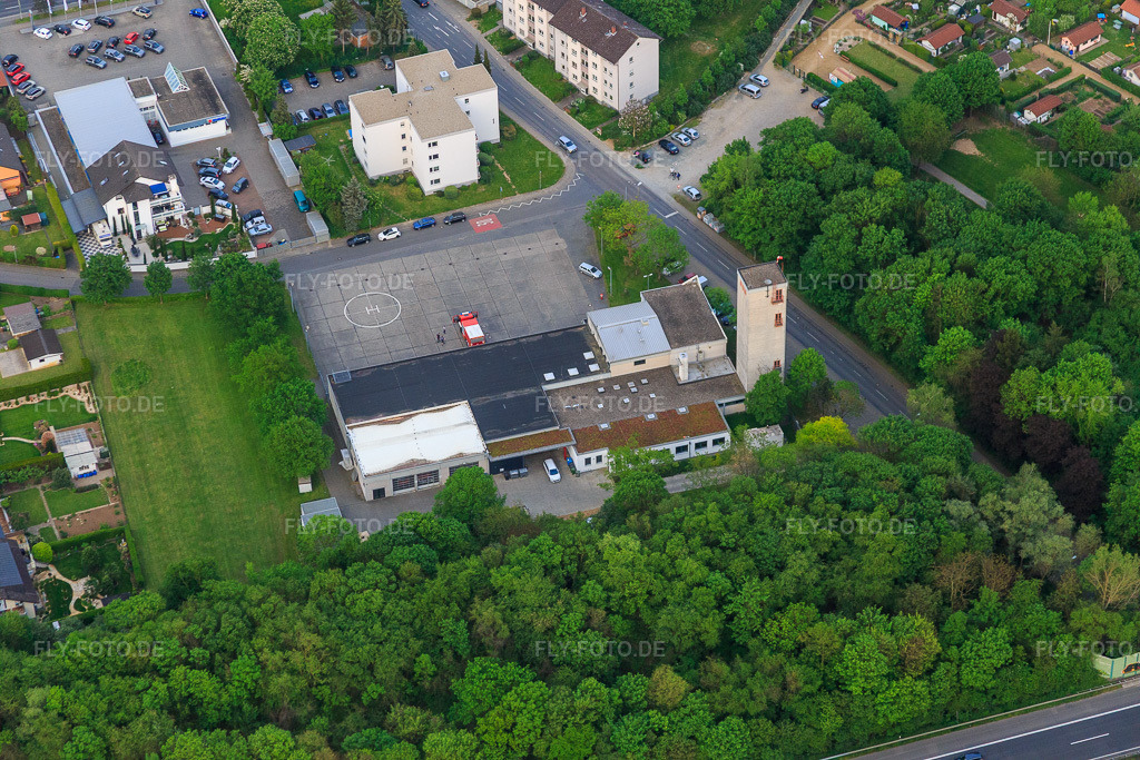 Luftbild: Feuerwehr Bensheim Mitte in Bensheim im Bundesland Hessen in Deutschland. Foto: IMG_088354.jpg vom 09.05.2016 durch Werner Riehm/FLY-FOTO.deFreiwillige Feuerwehr Bensheim-Mitte - 112 ist unser Hobby